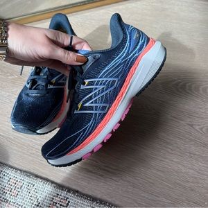 New Balance running shoes sneakers size 7.5